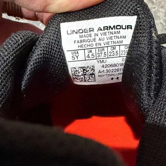 Like new!! Under Armour Kids Black and Red Athletic Shoes - Picture 2 of 6
